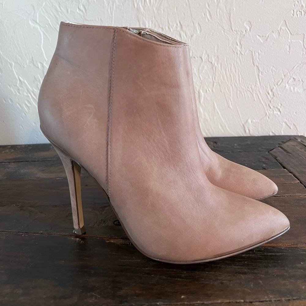 Steve Madden Grrand Women's Taupe Pointy Toe Booties women’s 6.5
